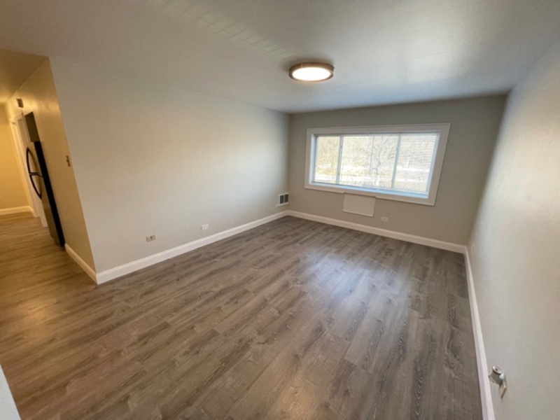 Wheeling Condo: 515 S. Milwaukee Avenue - 515-21