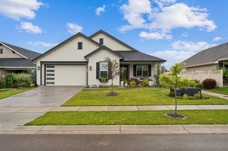 Nampa House: 11691 Quintale Dr