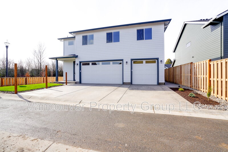 Battle Ground Townhome: 2924 Northwest 16th Street