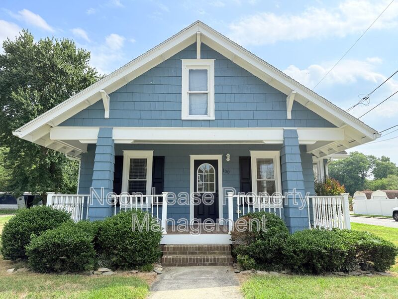 Greenwood House: 100 Governors Ave