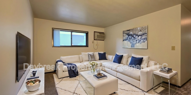 Fargo Condo: 507 11th St S - 101