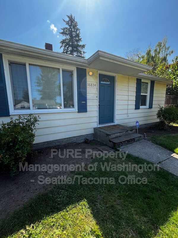 Seatac House: 16834 35th Ave S