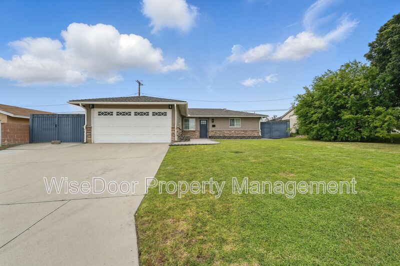 Covina House: 387 E Nubia St