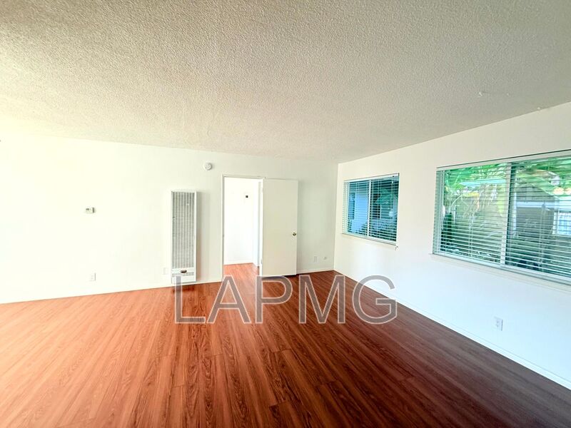 Los Angeles House: 2707 Pomeroy Ave