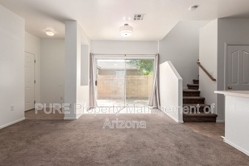 Gilbert Townhome: 1565 S Owl Dr