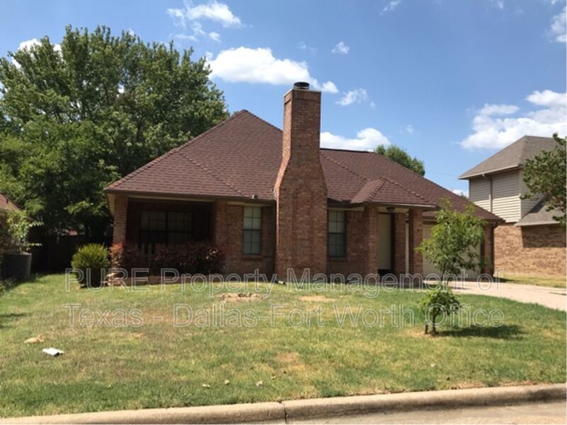 Arlington House: 6004 Meadowside Trail