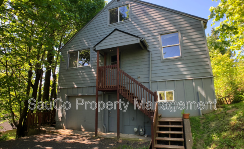 Portland House: 6423 Southwest Raab Road