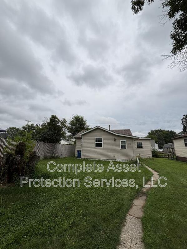 Lake Station House: 2715 Greene Street