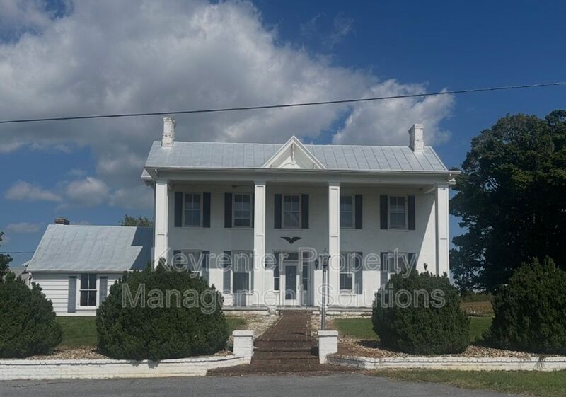 Weyers Cave House: 151 Tanner Lane