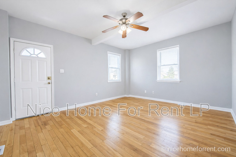 Riverside Condo: 436 Filmore St, #1