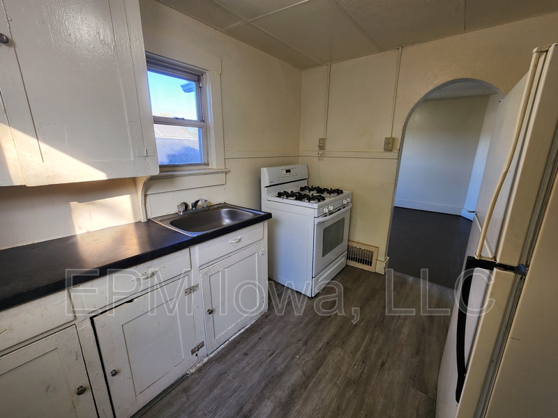 Waterloo House: 216 Courtland Street #2
