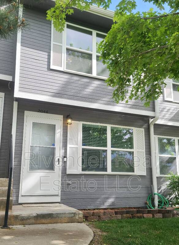 Castle Rock Townhome: 2044 Oakcrest Circle