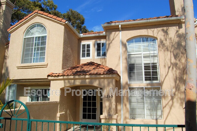 OXNARD House: 1255 JAMAICA LANE