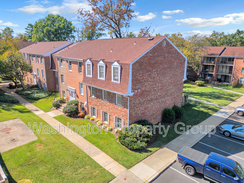 Gaithersburg Condo: 736 Quince Orchard Blvd