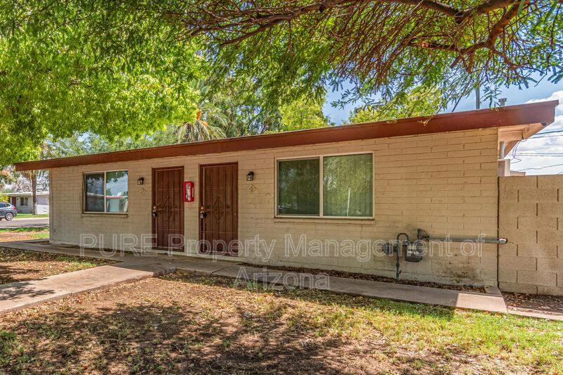 Tempe Townhome: 1002 S Mariana St