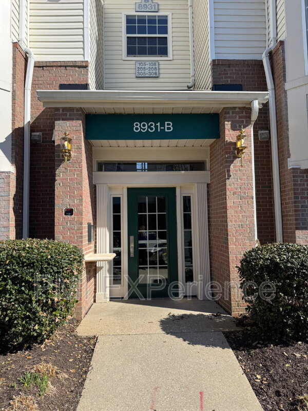 Upper Marlboro Condo: 8931 Town Center Cir