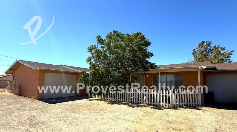 Apple Valley House: 12982 Mohawk Rd