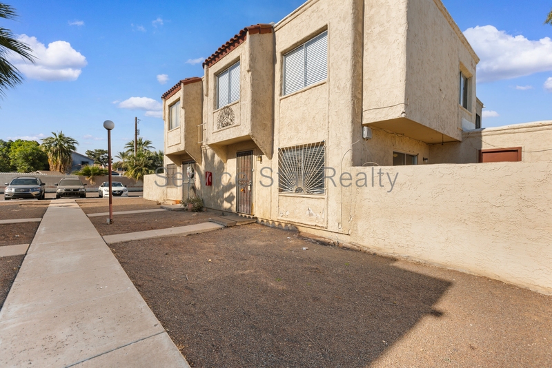 Phoenix Townhome: 1452 N 54th Ln