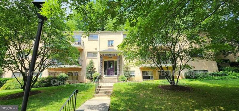 Bethesda House: 10600 Montrose Ave