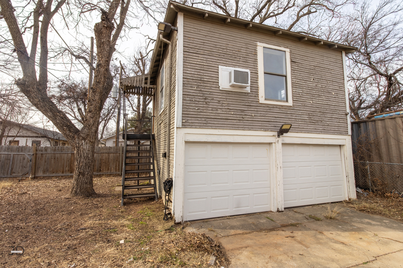 Wichita Falls Condo: 1604 Harrison Street - Garage