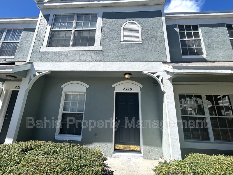 Brandon Townhome: 2320 Lake Woodberry Cir
