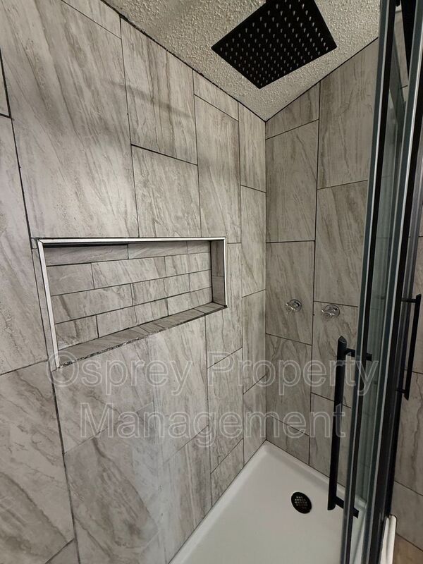 Elegant Residence in a Private Cul-de-Sac! "ASK ABOUT OUR ZERO DEPOSIT" - Photo 9