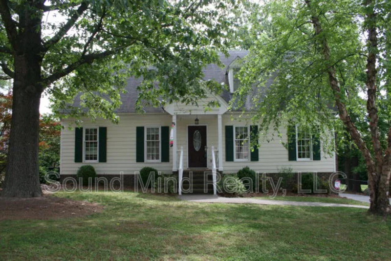 Rocky Mount House: 1617 Burnt Mill Road