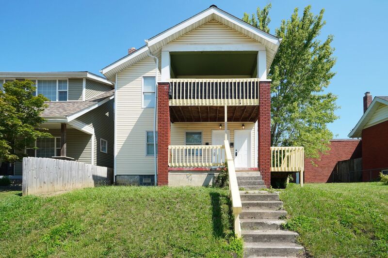 Columbus House: 846-848 Reinhard Ave