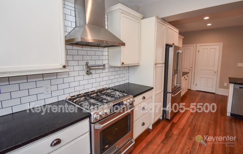 Doylestown Condo: 61 E Ashland St