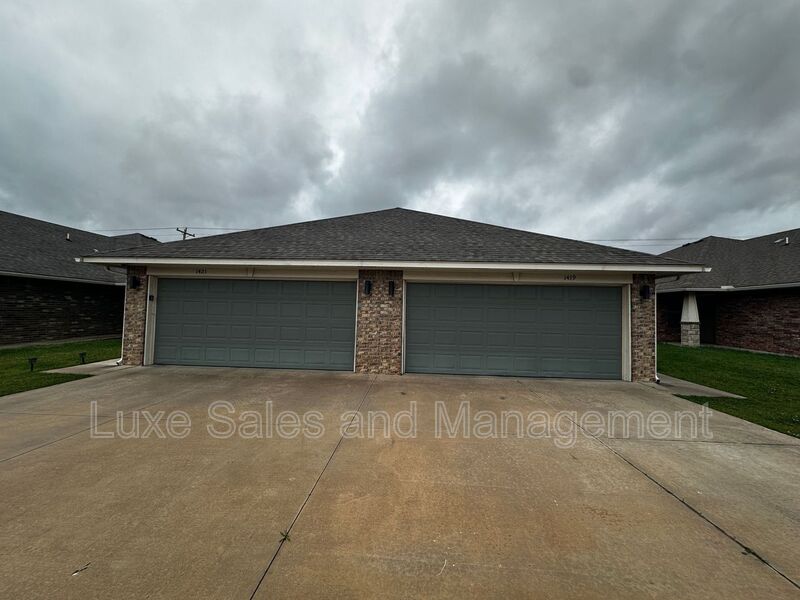 Moore House: 1419 MacAlpine St