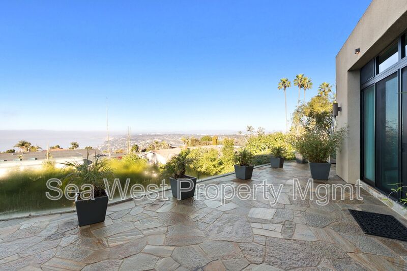 La Jolla House: 2328 Rue De Anne