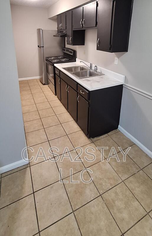 Radcliff Condo: 668 Knox Blvd