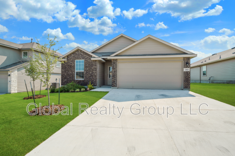 Cibolo House: 213 Gravel Gray