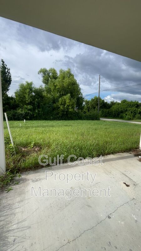 Lehigh Acres House: 1932 Marlay Avenue