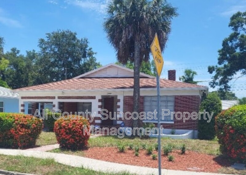 St.Petersburg House: 2444 14th Ave S