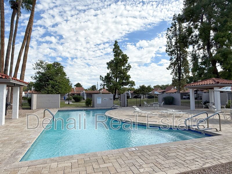 Phoenix House: 6533 N. Maryland Circle