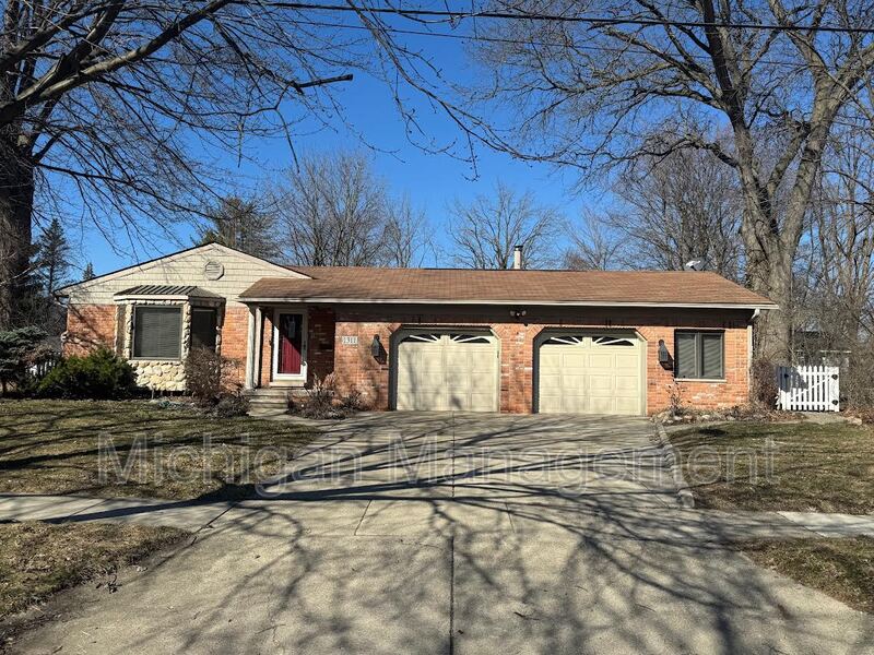 Royal Oak House: 1311 Ottawa Dr