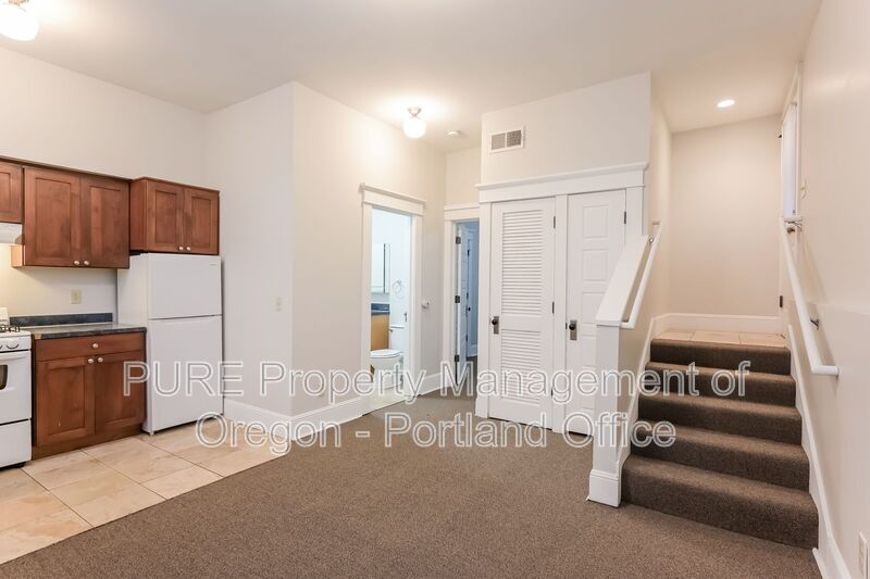 Portland Apartment: 2167 SW Yamhill St