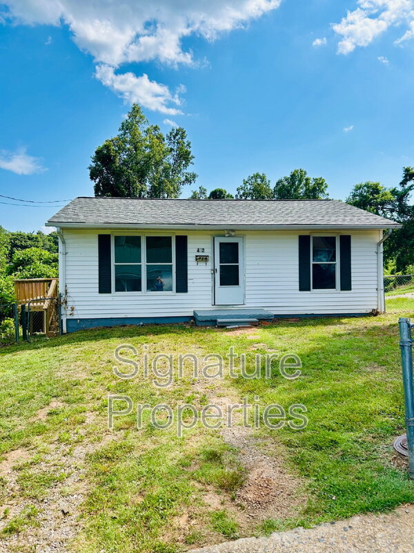 Martinsville House: 412 Virginia St.
