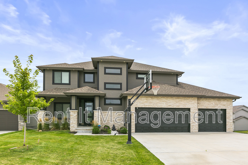 Elkhorn House: 18765 Larimore st.