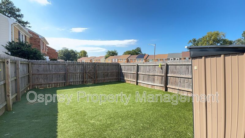 End-Unit 3 Bedroom Townhome!  - Photo 20
