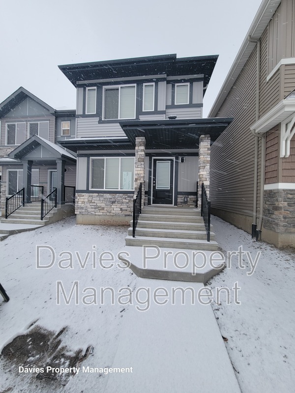Edmonton House: 4582 Warbler Loop NW