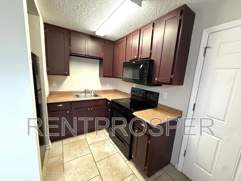 Orlando Condo: 810 Eresken Ave