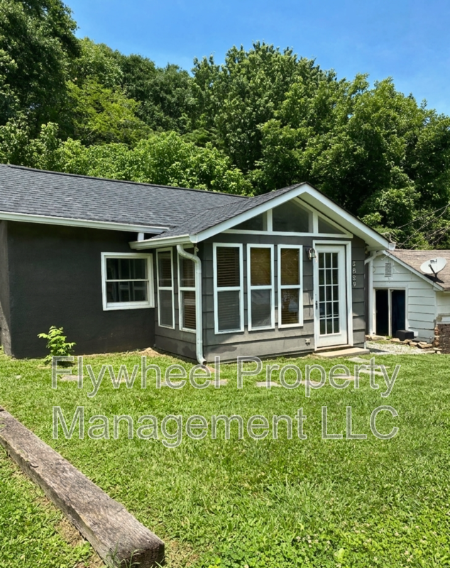 Chattanooga House: 2829 New Jersey Avenue