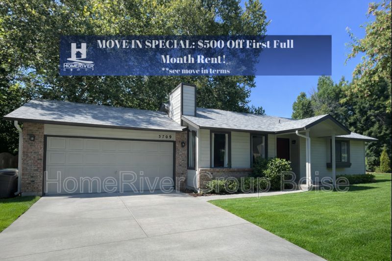 Boise House: 5709 W Parapet Ct