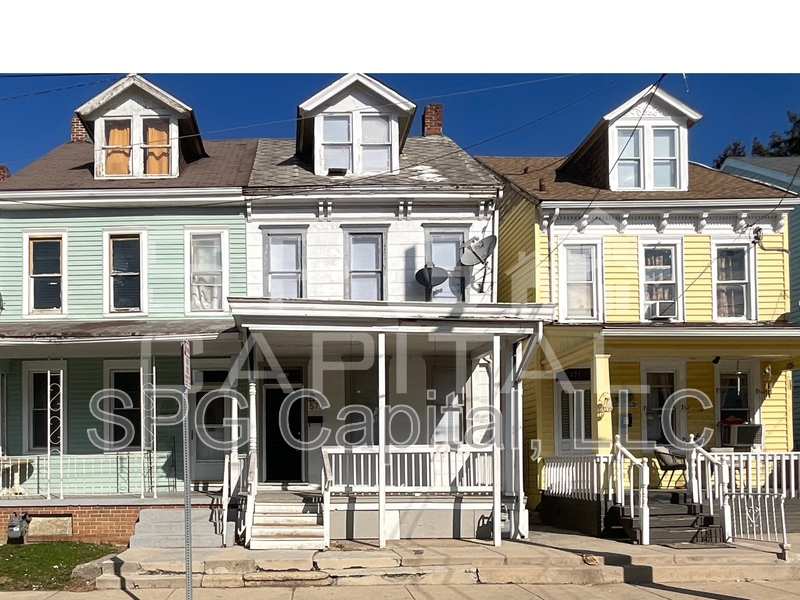 York House: 573 West Princess Street