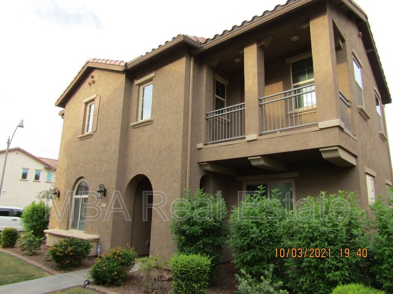 Gilbert House: 863 S Annie Ln