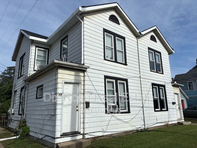 Hamilton House: 25 10th Street North