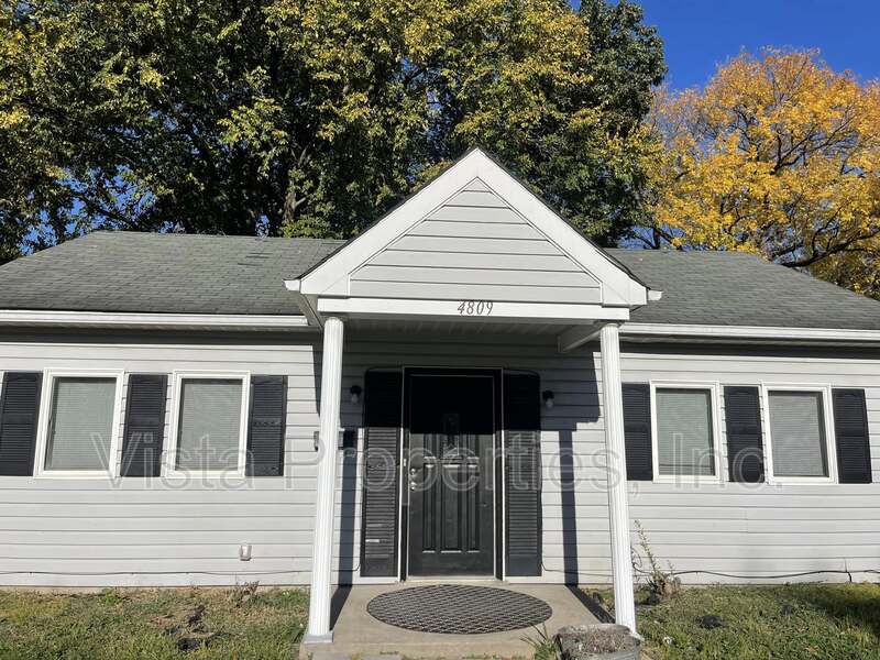 Louisville House: 4809 Saint Leo Place