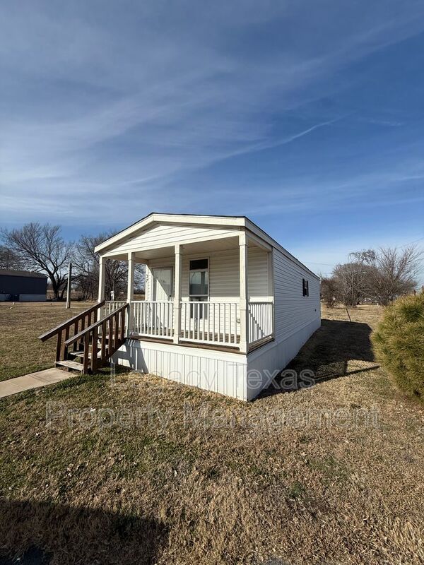 Cleburne Condo: 800 N Old Betsy